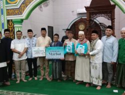 Walikota Serahkan Santunan Dan Tabungan Marbot Masjid