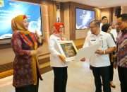 Penjabat Walikota Terima Penghargaan Paritrana Award