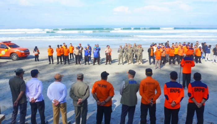 Isnan Pimpin Apel Persiapan Pengamanan Pantai Panjang