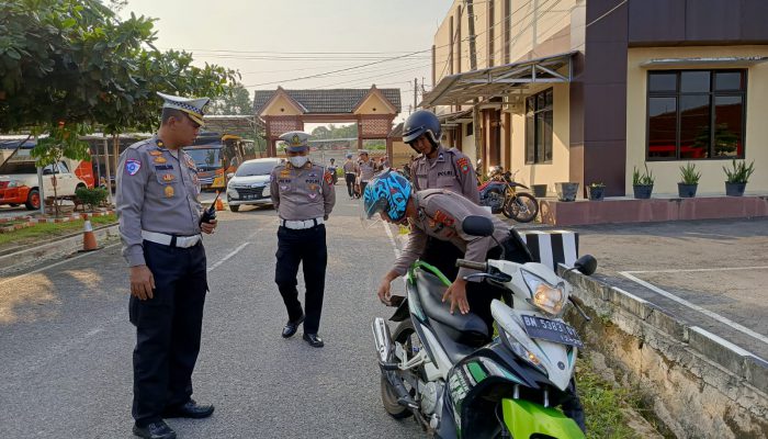 Kelengkapan Kendaraan Personel Jadi Sasaran Razia