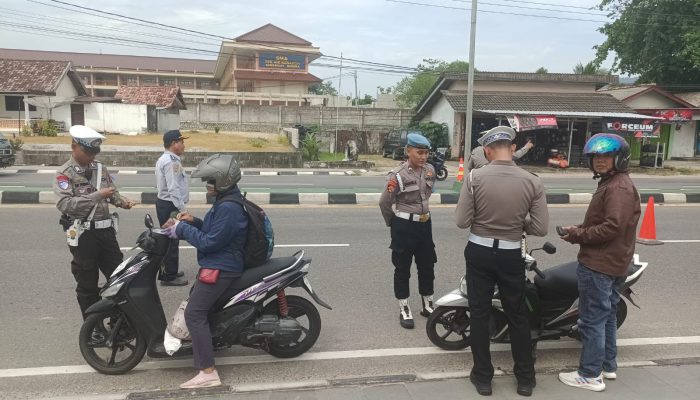 30 Kendaraan Ditilang, 10 Diberikan Teguran