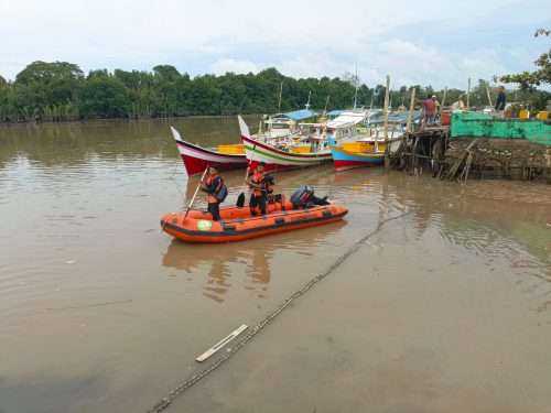 Tim SAR Masih Mencari Asiran, Terjatuh Saat Mencuci Perahu