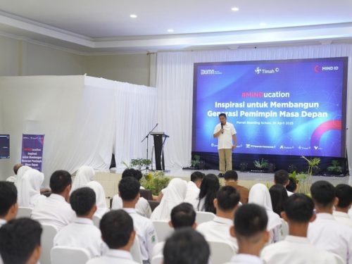 Dirut PT Timah Beri Motivasi Pelajar Pemali Boarding School