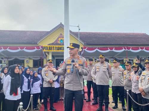 Kapolda Babel Pimpin Apel Gabungan Dua Polres di Mapolres Bangka Tengah, Sampaikan Apresiasi dan Pesan kepada Anggota