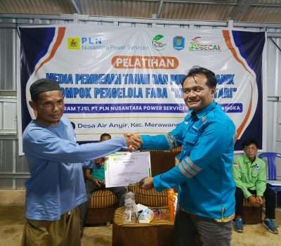 PLN NP Services PLTU Bangka dan BECAK Babel Gelar Pelatihan Pengolahan Pupuk FABA di Desa Air Anyir