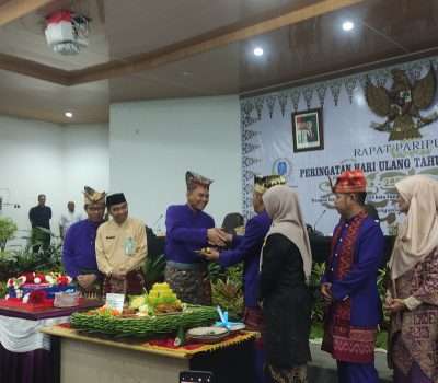 Isnaini Hadiri Paripurna Istimewa HUT Kota Sungailiat