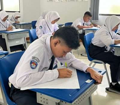 Peserta Seleksi Pemali Boarding School Berjuang Untuk Lulus