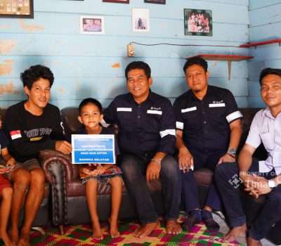 PT Timah Serahkan Bantuan Biaya Berobat Untuk Warga Bangka Selatan