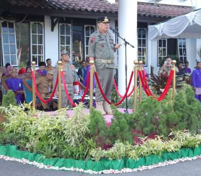 Gubernur Jadi Pembina Upacara Hardiknas