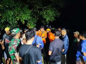 Perahu Pemancing Tenggelam di Sungai Manggar