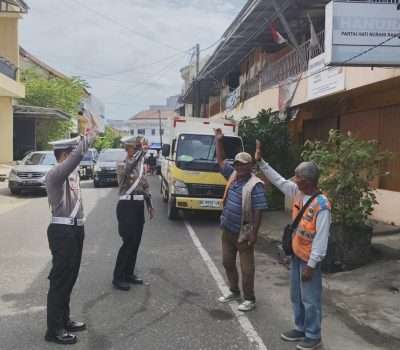 Juru Parkir Dilatih 12 Gerakan Lalu Lintas