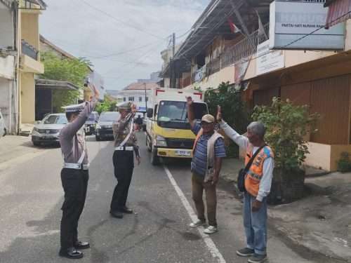 Juru Parkir Dilatih 12 Gerakan Lalu Lintas