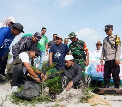 PT Timah Tanam Pohon Peneduh di Kawasan Wisata Batu Tunggal