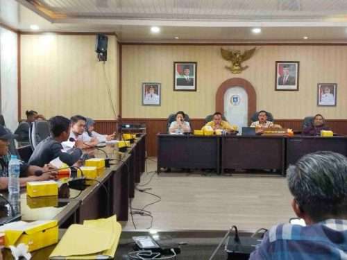 Perwakilan Petani Sawah Desa Rias Ngadu ke DPRD Provinsi