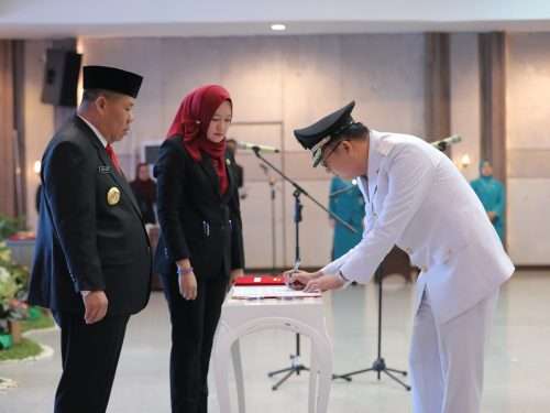 Gubernur Lantik Bupati dan Wakil Bupati Bangka Barat