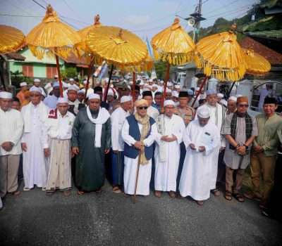 Ribuan Umat Muslim Gelar Tradisi Ziarah Kute Seribu