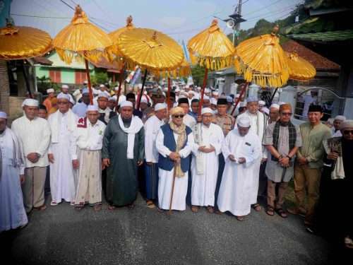 Ribuan Umat Muslim Gelar Tradisi Ziarah Kute Seribu