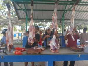 Warga Kesatuan Islam Tionghoa, Hingga Petugas Kebersihan Terima Daging Kurban