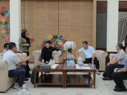 Gandeng Investor Asal China
