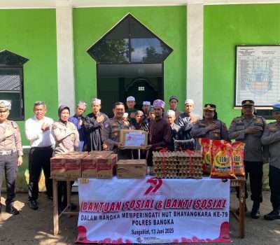 Kapolres Pimpin Pembagian Bantuan Sosial