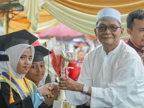 Bupati dan Wabup Hadiri Wisuda Santri TKA/TPA