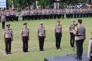 Kapolres Pimpin Upacara Kenaikan Pangkat Anggota