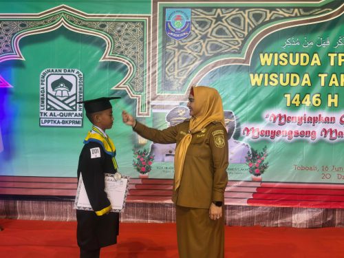 Ribuan Santri TKA/TPA Ikut Wisuda