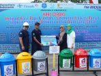 Serahkan Bantuan Tempat Sampah Terpilah ke SDN 1 Pemali