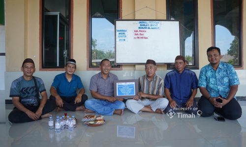 Bantu Tingkat Sarana Ibadah di Masjid Al Qomar Sinar Bulan