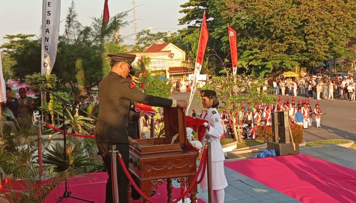 Upacara Penurunan Bendera Berlangsung Khidmat