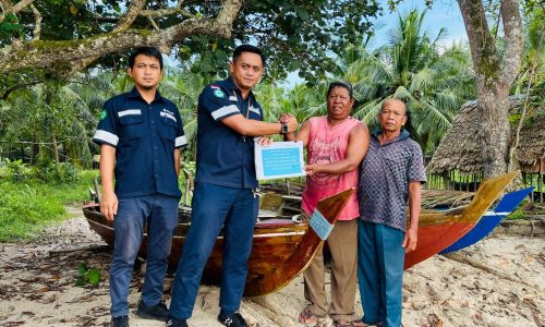 Serahkan Bantuan untuk Kelompok Samudera Pesisir di Kundur