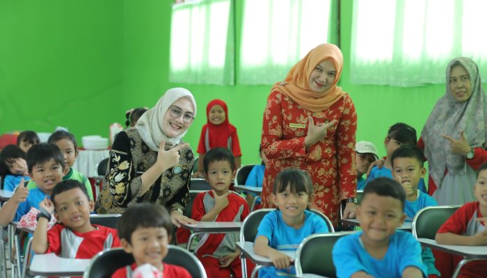 Ni Komang Buka Kegiatan DWP Mengajar
