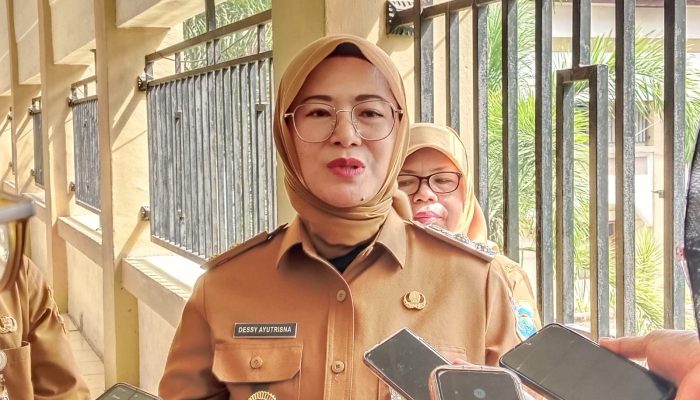 Dessy Sampaikan Pesan Wali Kota Kepada Kepala Sekolah