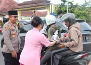 Kapolresta Bagikan Ratusan Paket Takjil di Titik Nol