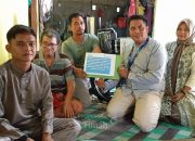 Bantuan Kursi Roda untuk Warga Teluk Radang