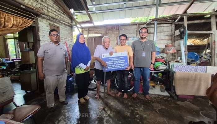 PT TIMAH Bantu Renovasi Rumah Abu samah