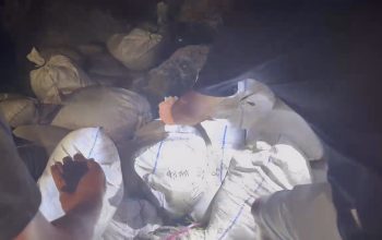 Puluhan Karung Timah Ditemukan di Sela Bebatuan