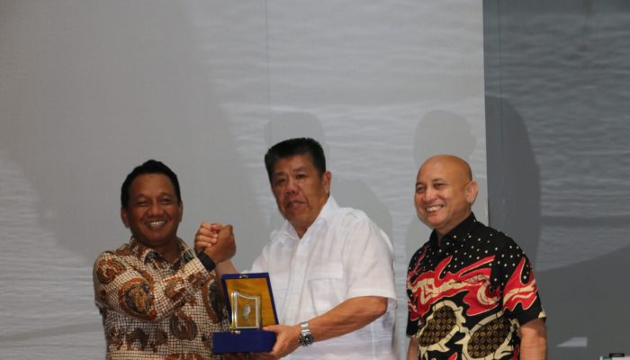 Langkah Strategis Gubernur Menata Pertambangan Rakyat