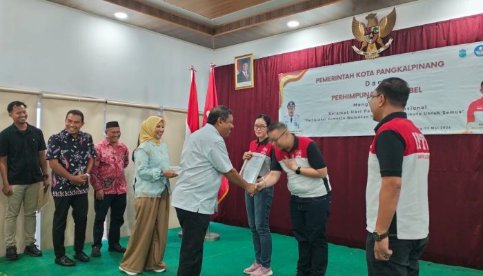 INTI Bagikan Bantuan Alat Tulis Untuk Pelajar Kurang Mampu