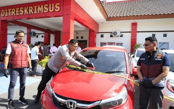 Tarik Mobil Debitur Tak Sesuai Prosedur