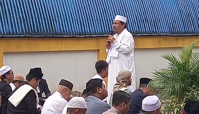 Udin – Dessy Sholat Ied di ATM