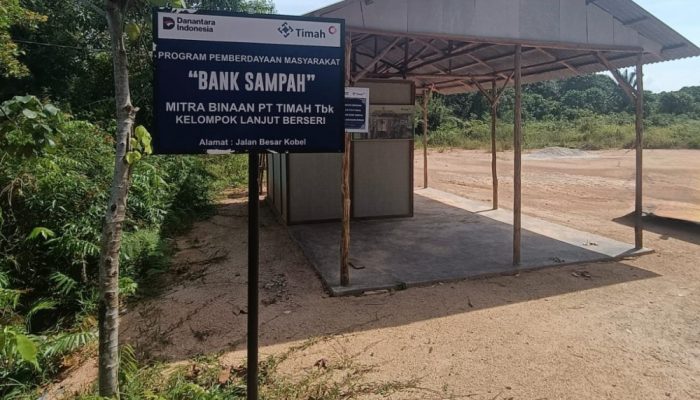 Edukasi Pengelolaan Melalui Pembinaan Kelompok Bank Sampah