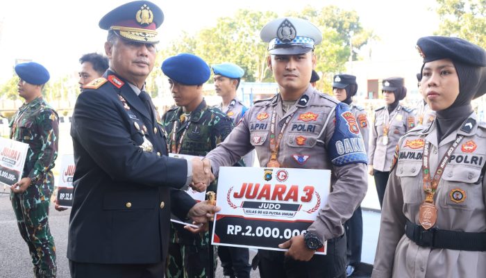 Beri Penghargaan di Momen Peringatan Hari Lahir Pancasila