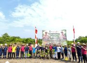 Tanam Bibit Pohon di Lahan Reklamasi