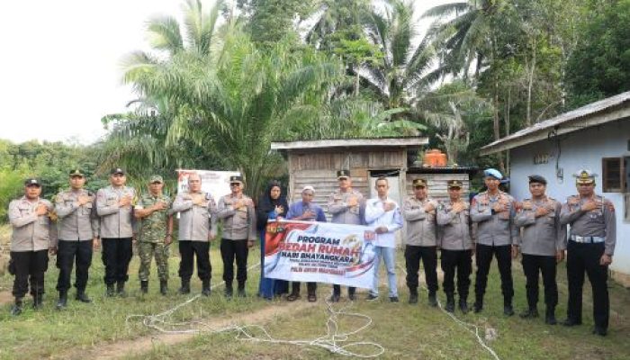 Polda Babel Bedah Rumah Warga Beltim