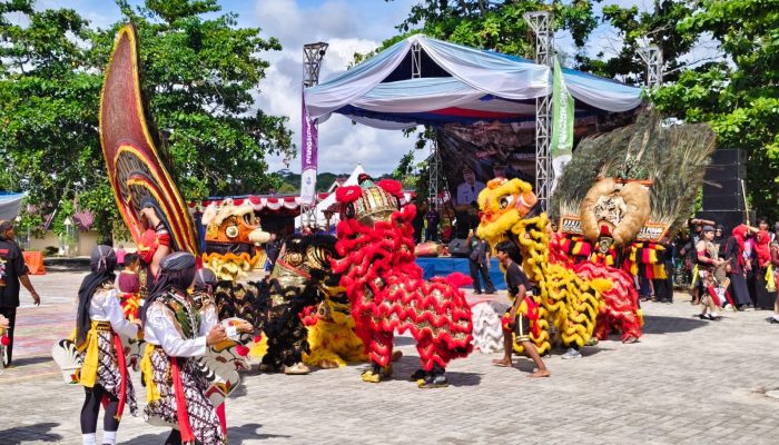 Beragam Kesenian Budaya Ditampilkan