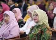 Dessy Hadiri Wisuda Angkatan XVII Unmuh Babel
