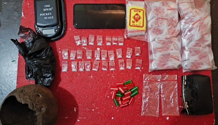 Puluhan Paket Sabu Disembunyikan di Bawah Tumpukan Daun