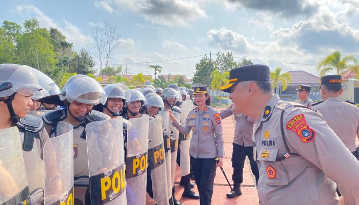 Kapolres Bangka Barat Ingatkan Personel Tetap Humanis