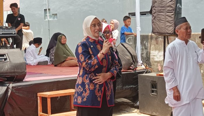 Dessy Ajak Warga Teladani Semangat Gotong Royong
